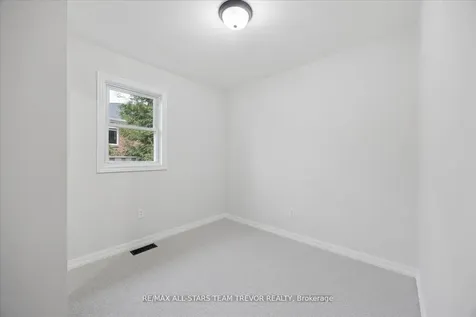 1007 Barton Avenue Georgina ON L4P 3E9