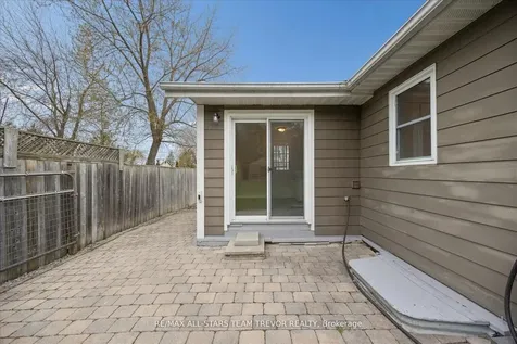 1007 Barton Avenue Georgina ON L4P 3E9