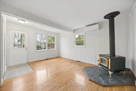 1007 Barton Avenue Georgina ON L4P 3E9