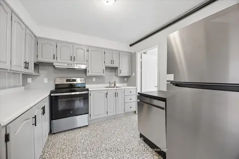 1007 Barton Avenue Georgina ON L4P 3E9