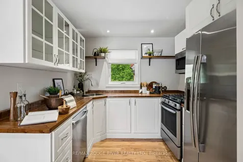 20 Lorne Street Georgina ON L0E 1L0