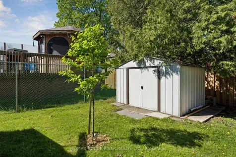 20 Lorne Street Georgina ON L0E 1L0