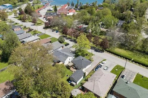 20 Lorne Street Georgina ON L0E 1L0