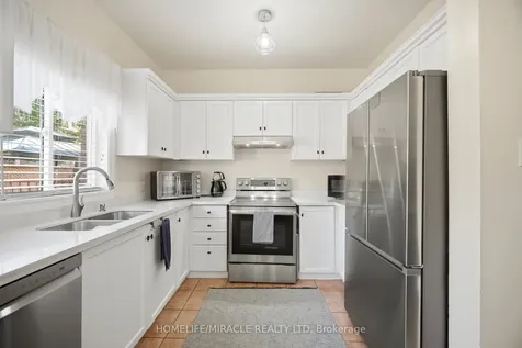 8 Nasir Crescent Vaughan ON L6A 3B3