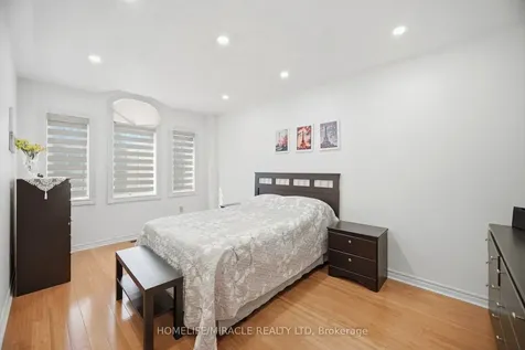 8 Nasir Crescent Vaughan ON L6A 3B3