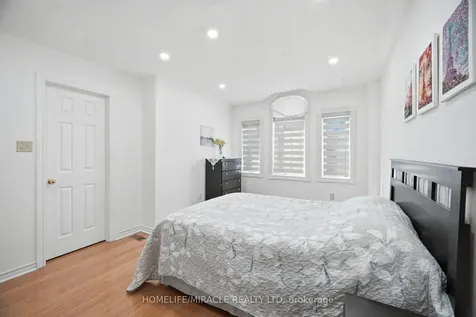 8 Nasir Crescent Vaughan ON L6A 3B3