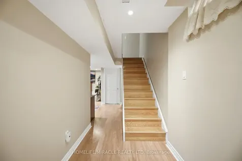 8 Nasir Crescent Vaughan ON L6A 3B3