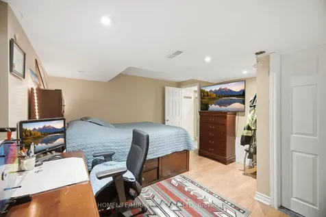 8 Nasir Crescent Vaughan ON L6A 3B3