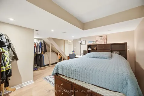8 Nasir Crescent Vaughan ON L6A 3B3