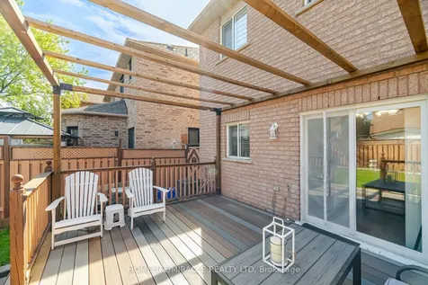 8 Nasir Crescent Vaughan ON L6A 3B3