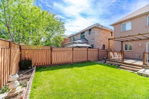 8 Nasir Crescent Vaughan ON L6A 3B3