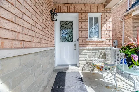 8 Nasir Crescent Vaughan ON L6A 3B3