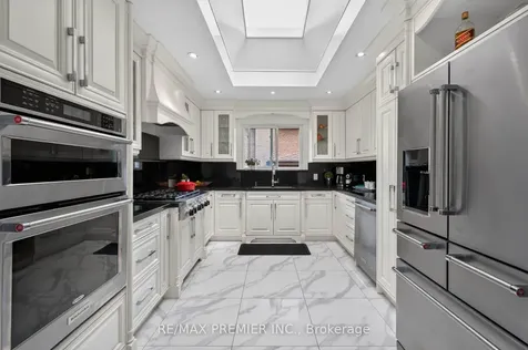 21 Forest Circle Court Vaughan ON L4L 1N8