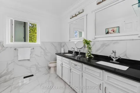 21 Forest Circle Court Vaughan ON L4L 1N8