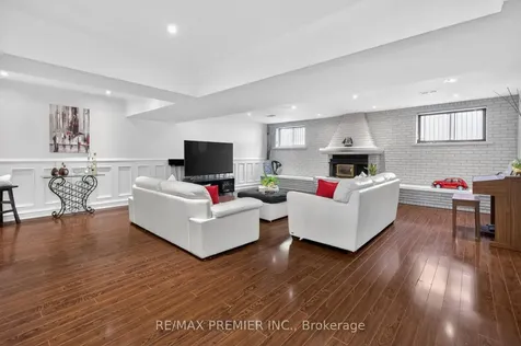 21 Forest Circle Court Vaughan ON L4L 1N8