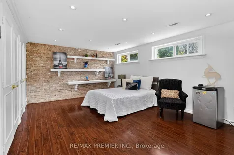 21 Forest Circle Court Vaughan ON L4L 1N8