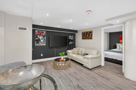 21 Forest Circle Court Vaughan ON L4L 1N8