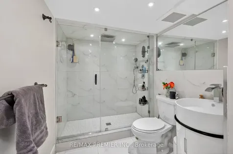 21 Forest Circle Court Vaughan ON L4L 1N8