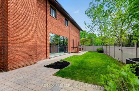 21 Forest Circle Court Vaughan ON L4L 1N8