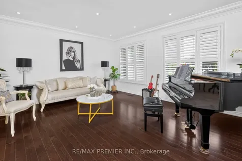 21 Forest Circle Court Vaughan ON L4L 1N8
