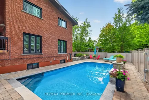 21 Forest Circle Court Vaughan ON L4L 1N8