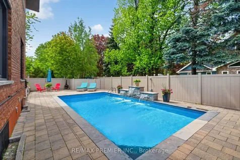 21 Forest Circle Court Vaughan ON L4L 1N8