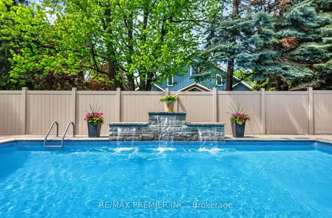 21 Forest Circle Court Vaughan ON L4L 1N8