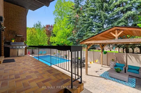 21 Forest Circle Court Vaughan ON L4L 1N8