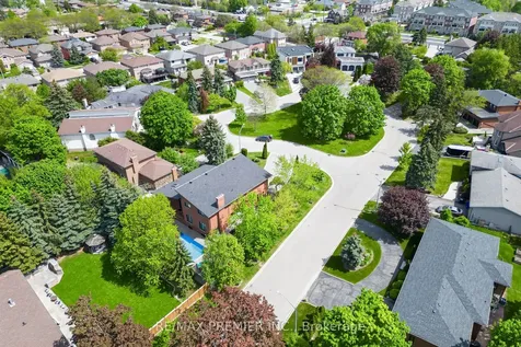 21 Forest Circle Court Vaughan ON L4L 1N8