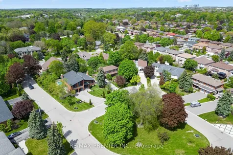 21 Forest Circle Court Vaughan ON L4L 1N8