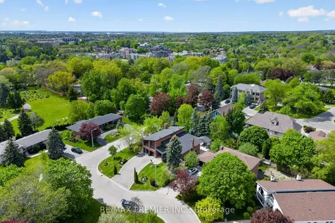 21 Forest Circle Court Vaughan ON L4L 1N8
