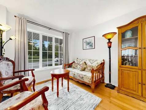 68 Chestertown Square Markham ON L6C 2R4