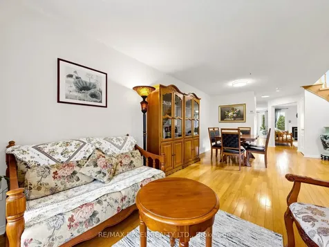 68 Chestertown Square Markham ON L6C 2R4