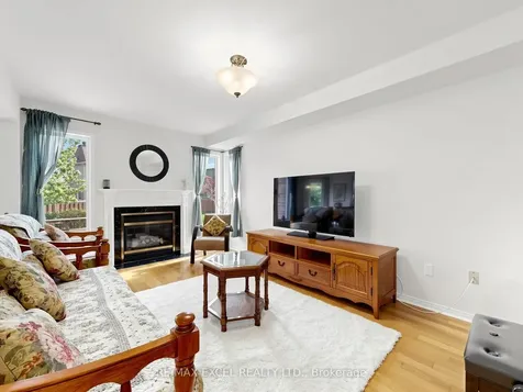 68 Chestertown Square Markham ON L6C 2R4