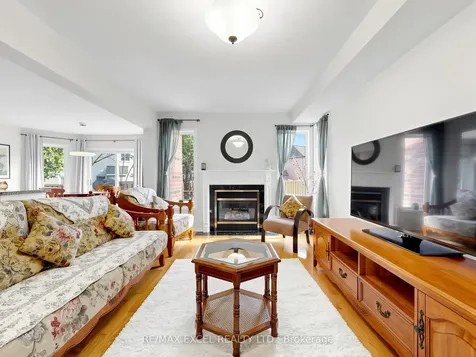 68 Chestertown Square Markham ON L6C 2R4