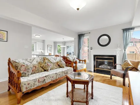 68 Chestertown Square Markham ON L6C 2R4
