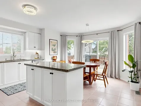68 Chestertown Square Markham ON L6C 2R4