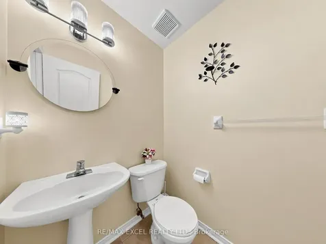 68 Chestertown Square Markham ON L6C 2R4