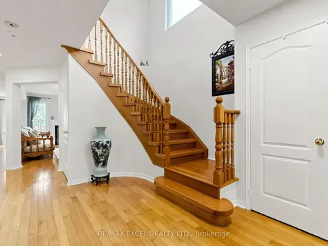 68 Chestertown Square Markham ON L6C 2R4