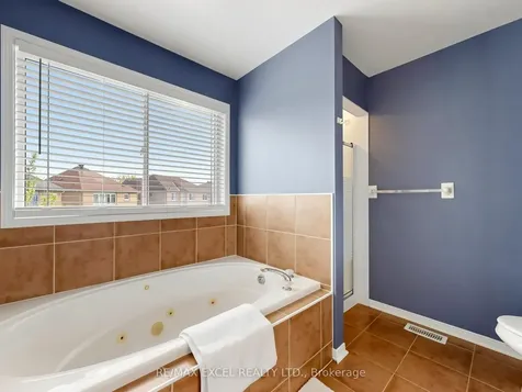 68 Chestertown Square Markham ON L6C 2R4