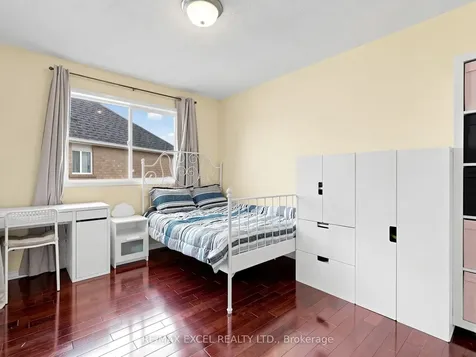 68 Chestertown Square Markham ON L6C 2R4