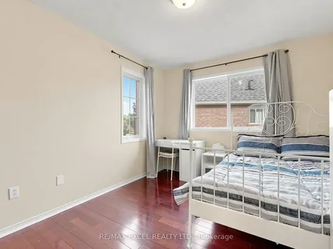 68 Chestertown Square Markham ON L6C 2R4