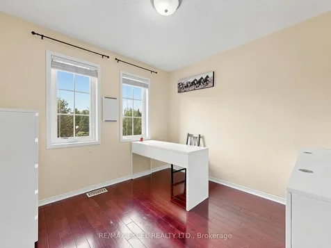 68 Chestertown Square Markham ON L6C 2R4