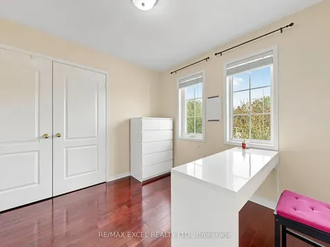 68 Chestertown Square Markham ON L6C 2R4