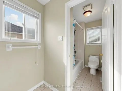 68 Chestertown Square Markham ON L6C 2R4