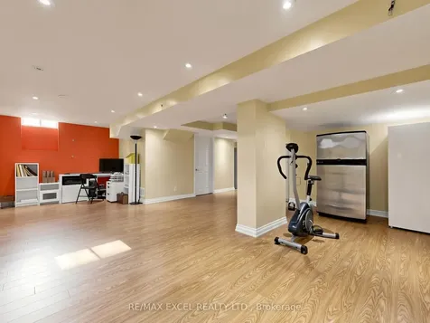 68 Chestertown Square Markham ON L6C 2R4
