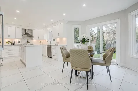 16 Kew Gardens Richmond Hill ON L4B 1R4