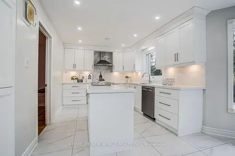 16 Kew Gardens Richmond Hill ON L4B 1R4