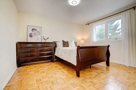 16 Kew Gardens Richmond Hill ON L4B 1R4