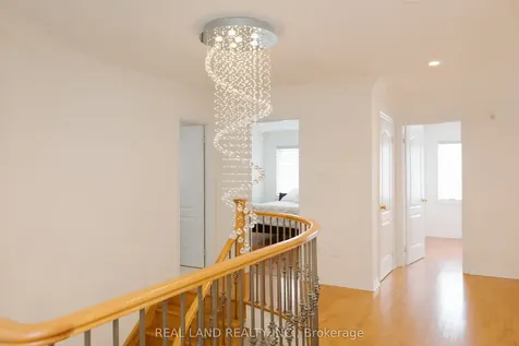 5 Rochester Hill Street Richmond Hill ON L4S 2M6